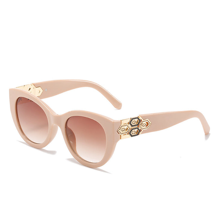 Fashion-Forward Cat-Eye Sunglasses with Decorative Accents Bowlift