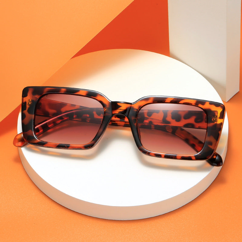 Women's fashionable square sunglasses with UV protection Bowlift