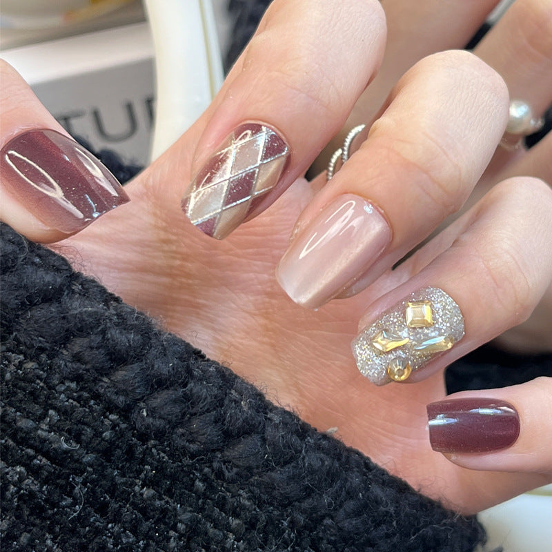 Glamorous Press-On Nail Set with Decorative Gemstone Accents Bowlift