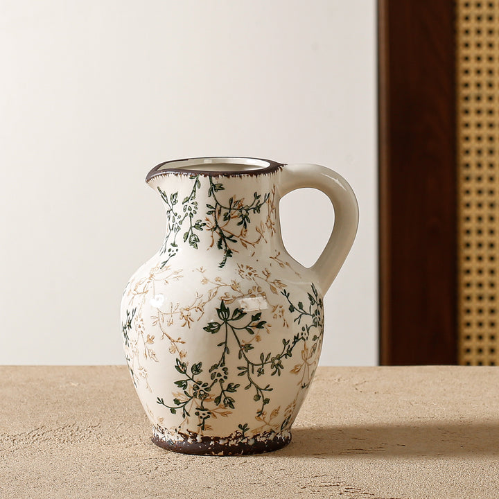 Elegant and artistically decorated ceramic vase Bowlift
