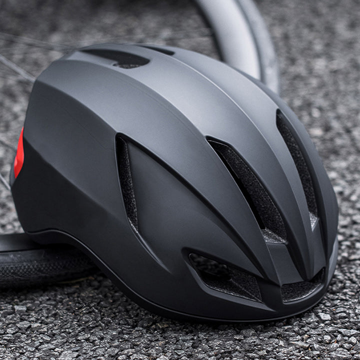 Streamlined Commuter Cycling Helmet Bowlift