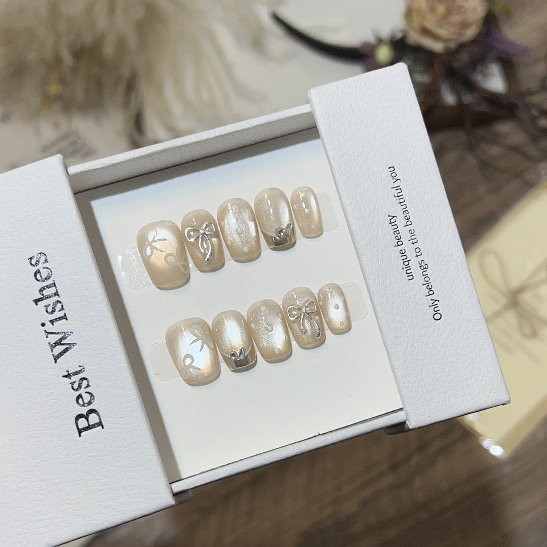 Elegant Bow-Embellished Press-On Nail Art Set Bowlift