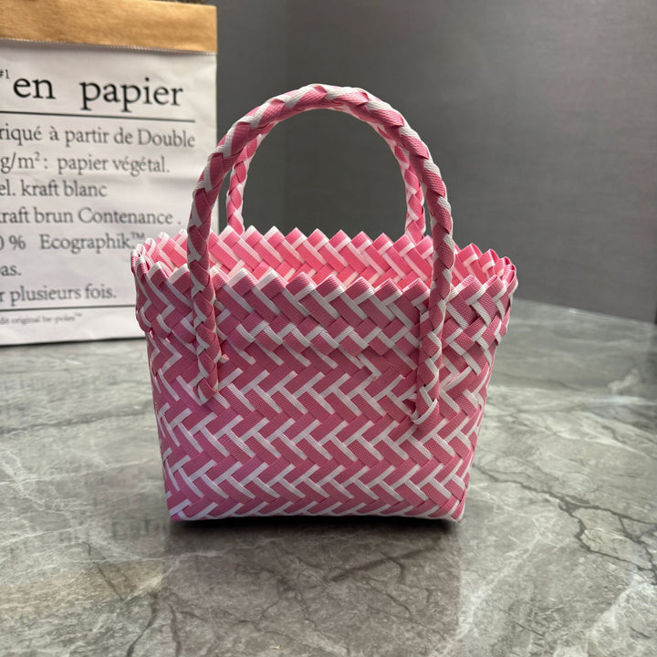 Handcrafted basket bag in stylish design Bowlift