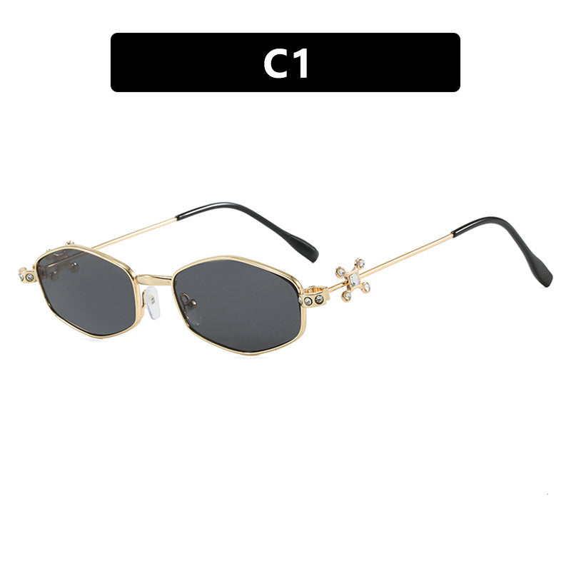Women's sunglasses with elegant accents and UV protection Bowlift
