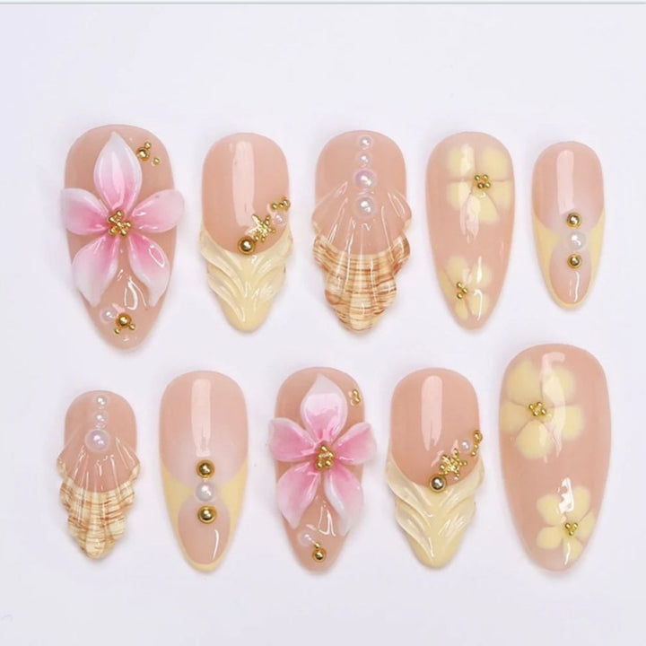 Artistic Floral and Star-Embellished Press-On Nail Set Bowlift