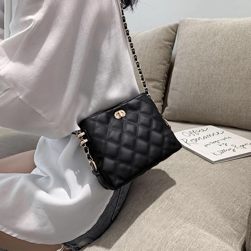 Quilted Crossbody Bag Bowlift