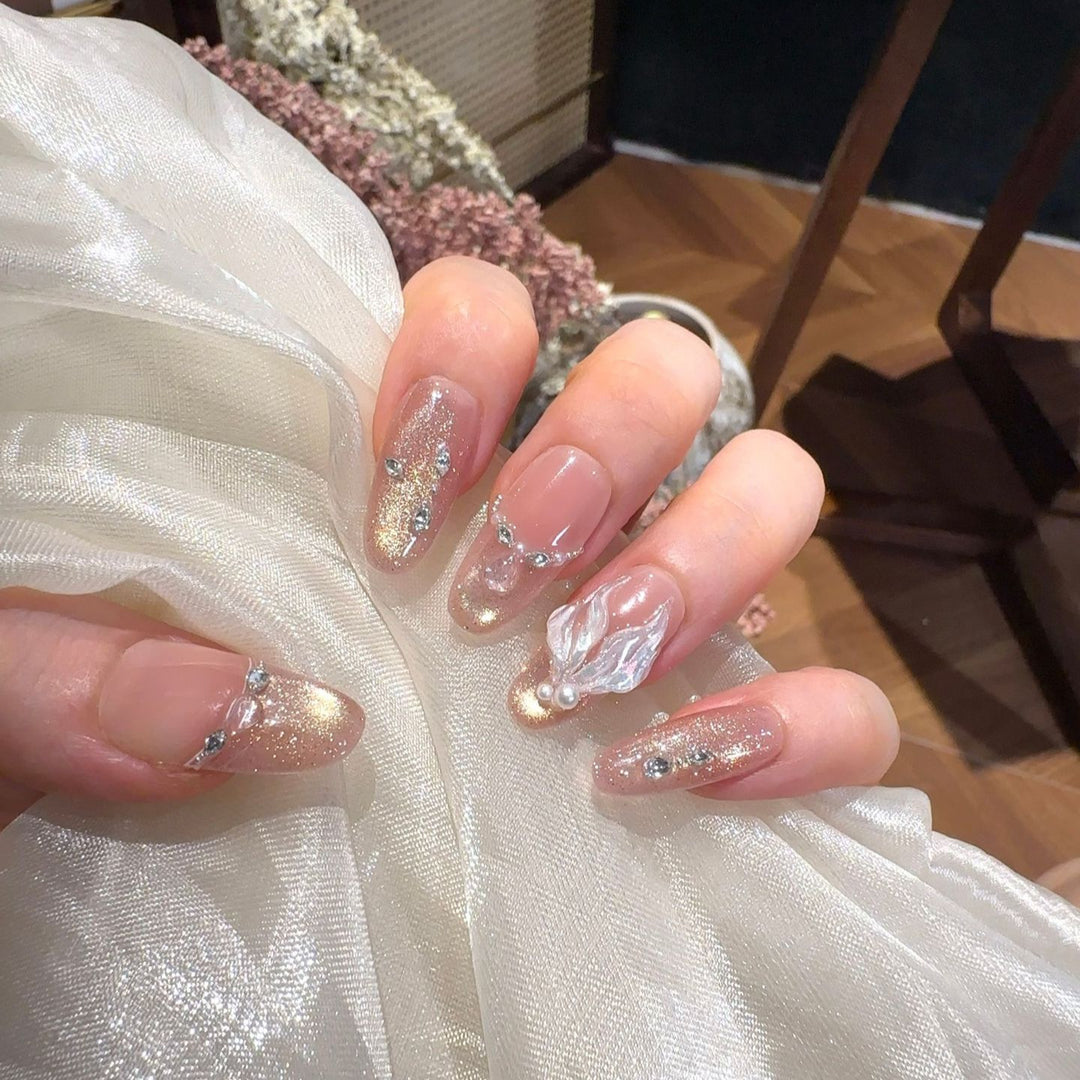 Elegant Rhinestone Embellished Press-On Nails Bowlift