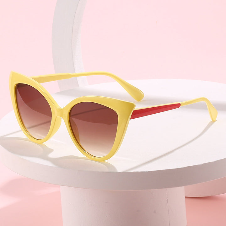 Women's Cat-Eye Sunglasses with Stylish Frame and UV Protection Bowlift