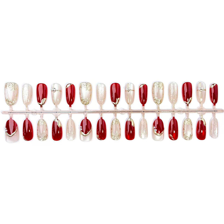 Artificial nails with elegant gold accent Bowlift