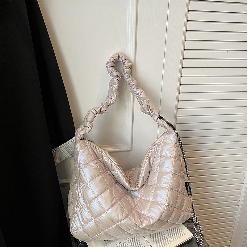Chic Everyday Hobo Bag Bowlift