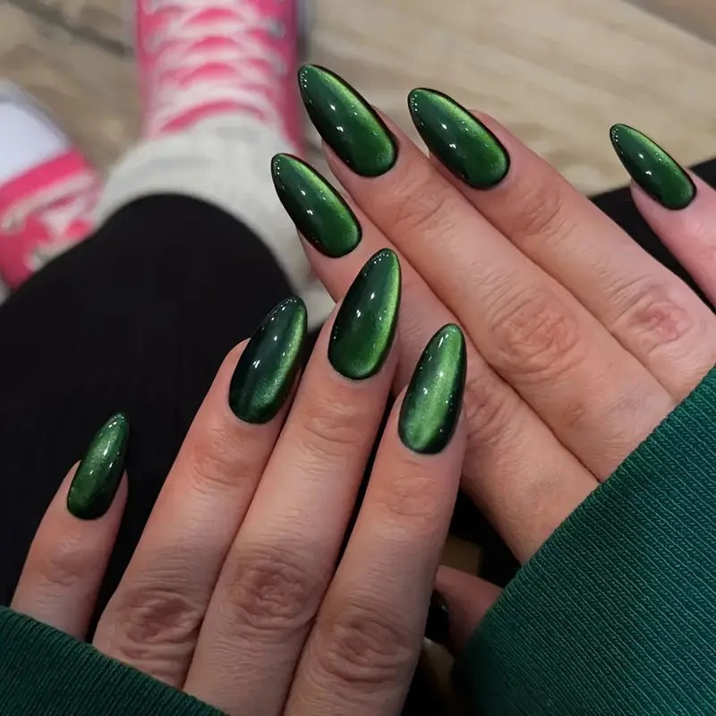 Glamorous Art Nails In Modern Gradient Colors Bowlift