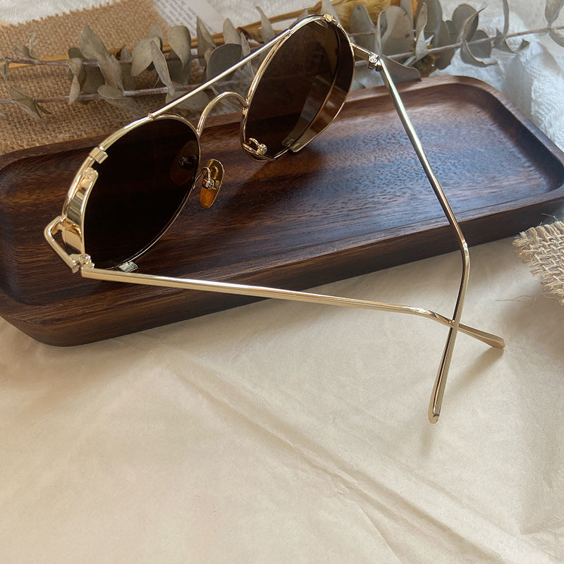 Fashionable Round Sunglasses with Fine Metal Frame Bowlift