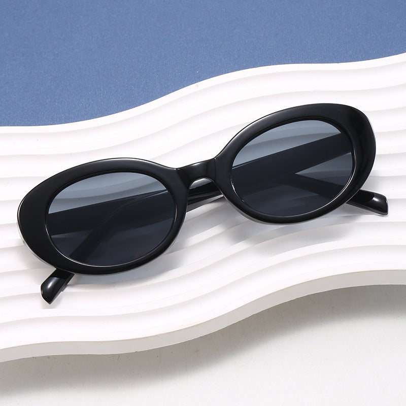 Women’s Designer Sunglasses with Oversized Shape Bowlift