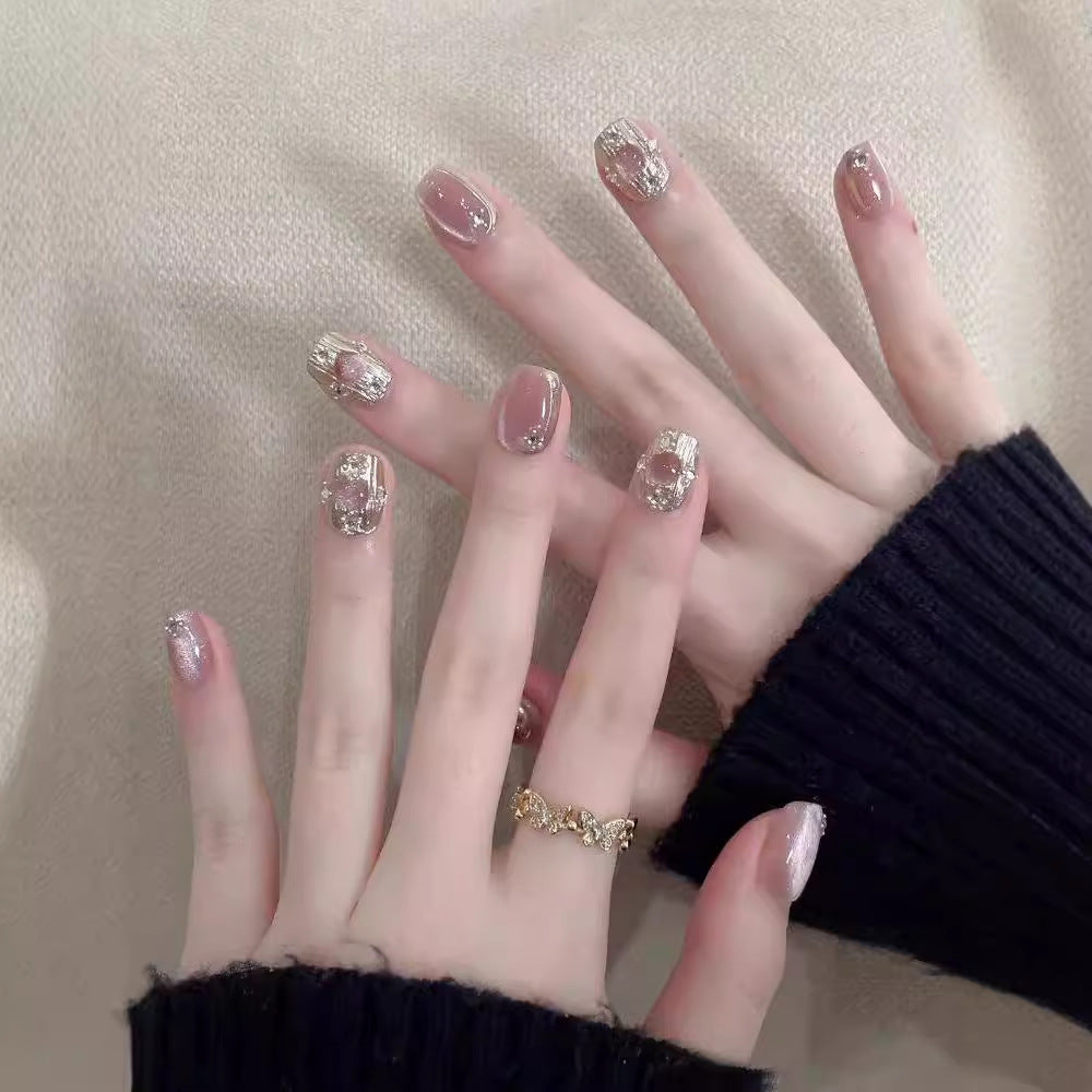 Elegant Press-On Nail Art Extensions Bowlift