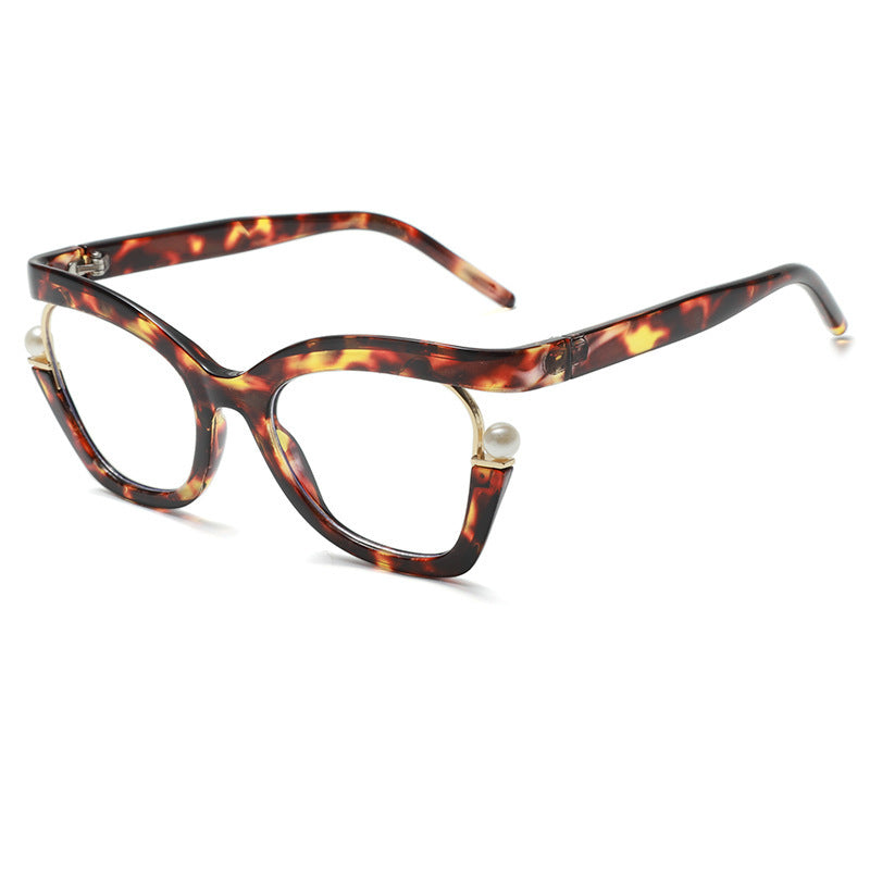 Women’s Fashion Sunglasses with Subtle Pearl Details Bowlift