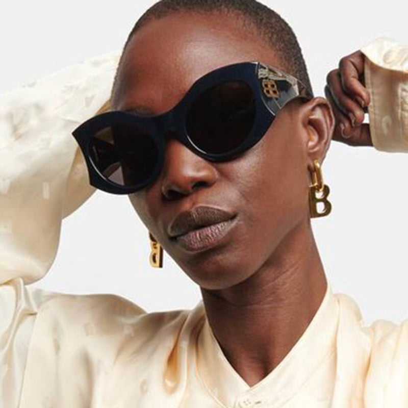 Ladies stylish Cat-Eye sunglasses with high-gloss design and protective lenses Bowlift
