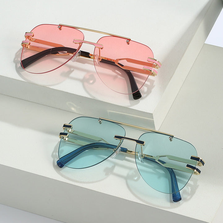 Futuristic Aviator-Style Sunglasses Bowlift