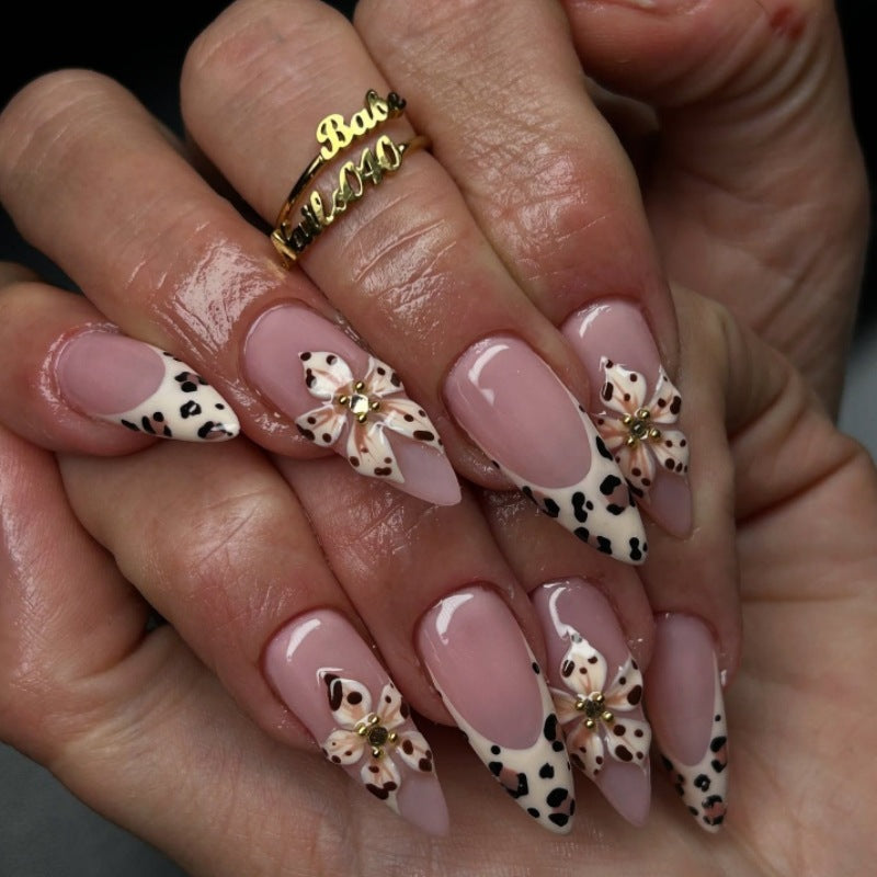 Animal-Inspired Press-On Nail Art Set Bowlift