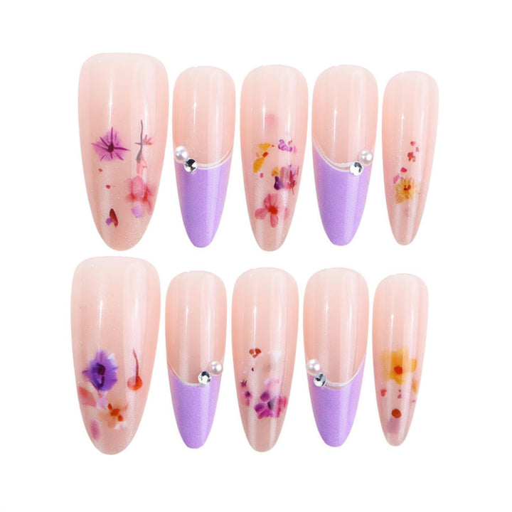 Floral-Embellished Press-On Nail Set Bowlift