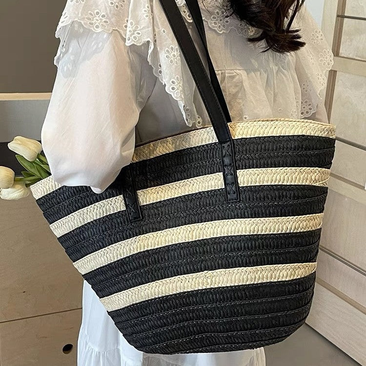 Stylish beach bag with leather handles Bowlift