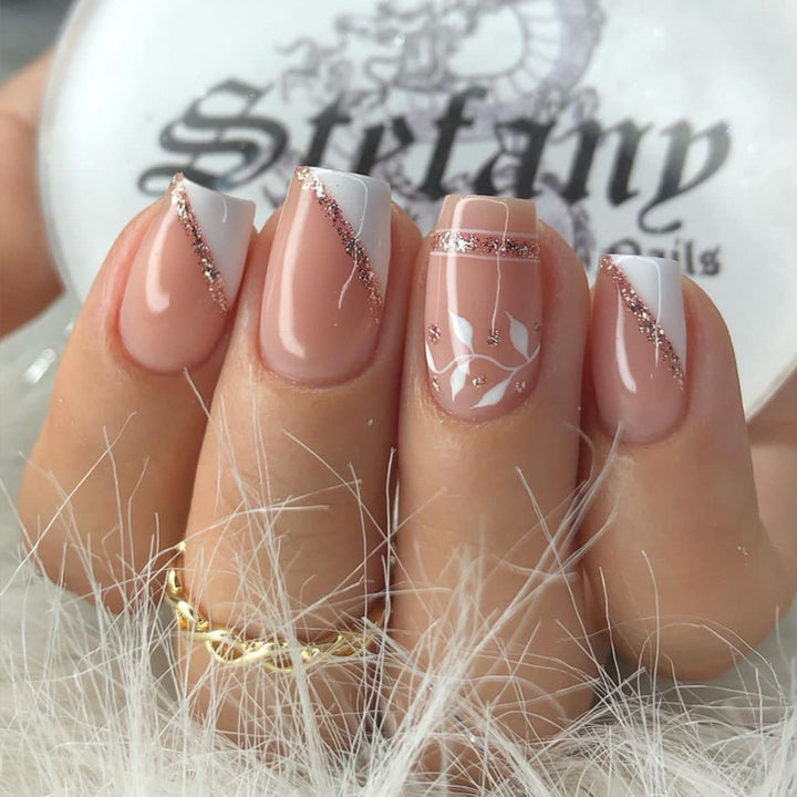 Elegant Heart-Designed Press-On Nail Tips Bowlift