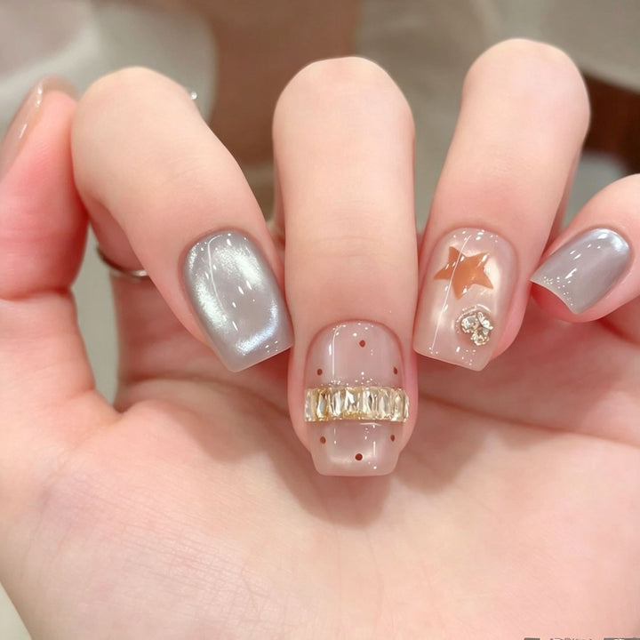 Decorative Press-On Nail Art Set with Rhinestone Accents Bowlift