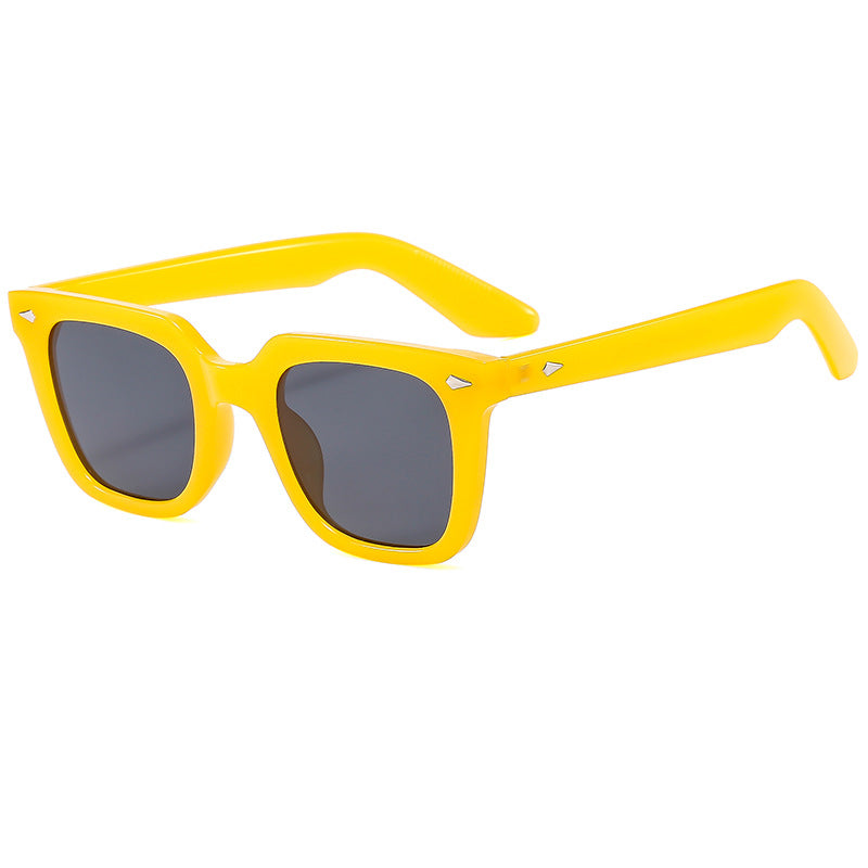 Ladies fashionable glasses with oversized, transparent frame Bowlift