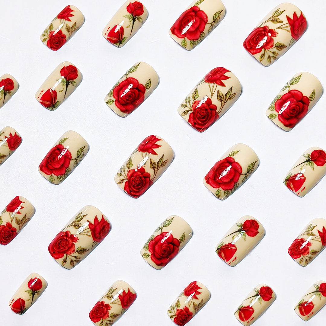Artificial nails with romantic rose motifs Bowlift