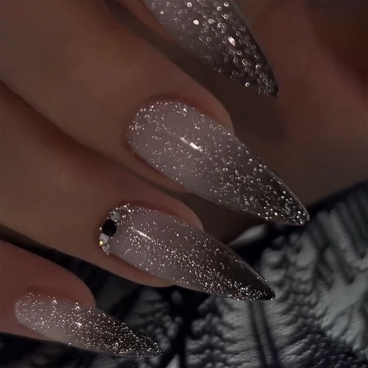 Glamorous artificial nails with sparkling accents Bowlift