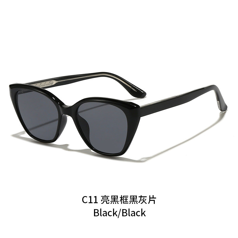 Women's fashionable sunglasses in feminine geometric design Bowlift