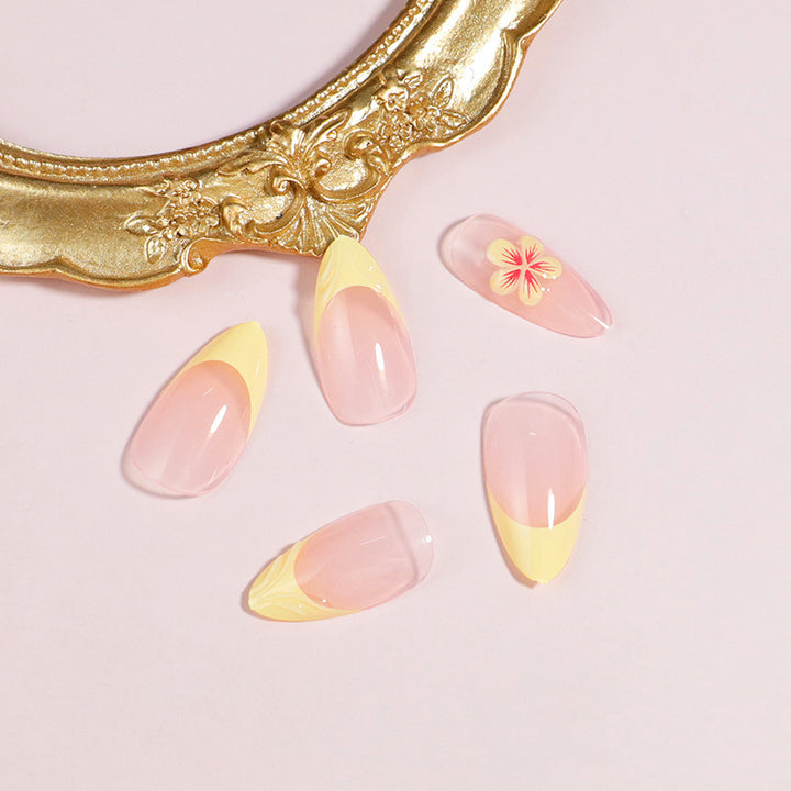 Floral Accent Press-On Nail Set Bowlift