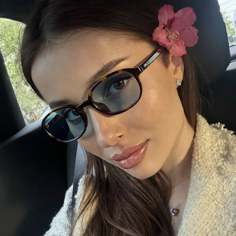 Ladies stylish sunglasses in retro style with protective UV filter Bowlift