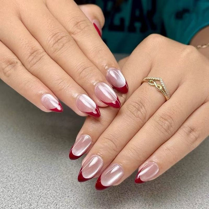 Elegant Artificial Nails with Stylish French Design Bowlift