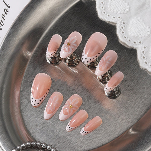 Elegant Floral Art Press-On Nail Set Bowlift