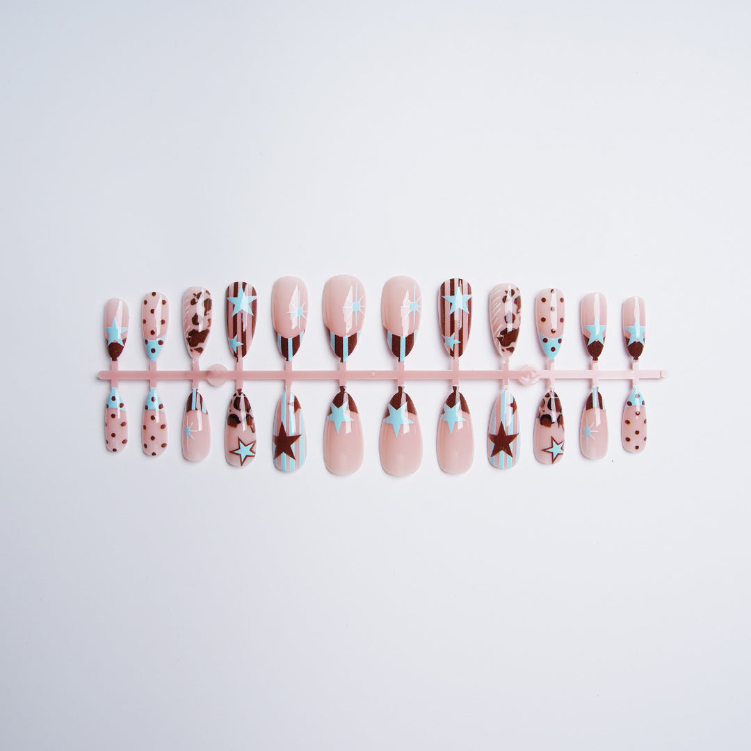 Glamorous nail decorations Bowlift