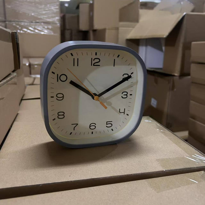 Table clock in modern and minimalist design Bowlift
