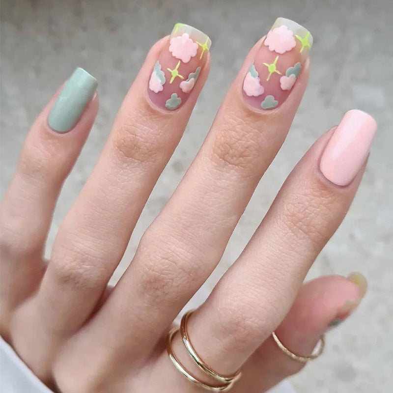 Artful nail extensions with an elegant leaf pattern Bowlift