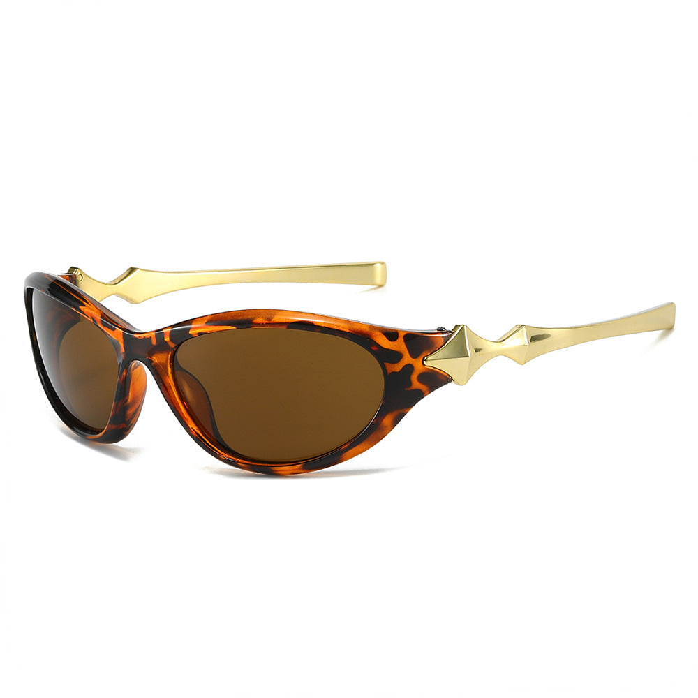 Fashion-Forward Vintage-Inspired Cat-Eye Sunglasses Bowlift