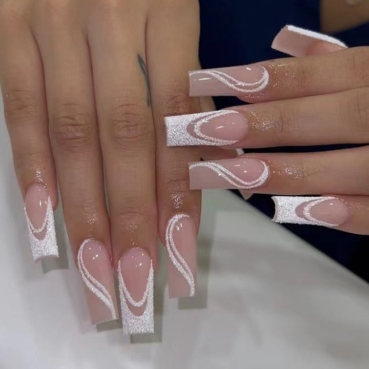 Glamorous Fingernails Bowlift