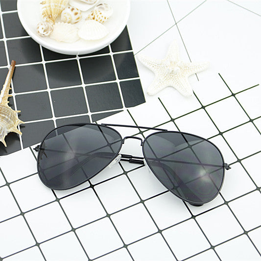 Women's modern pilot sunglasses with gradient lens design Bowlift