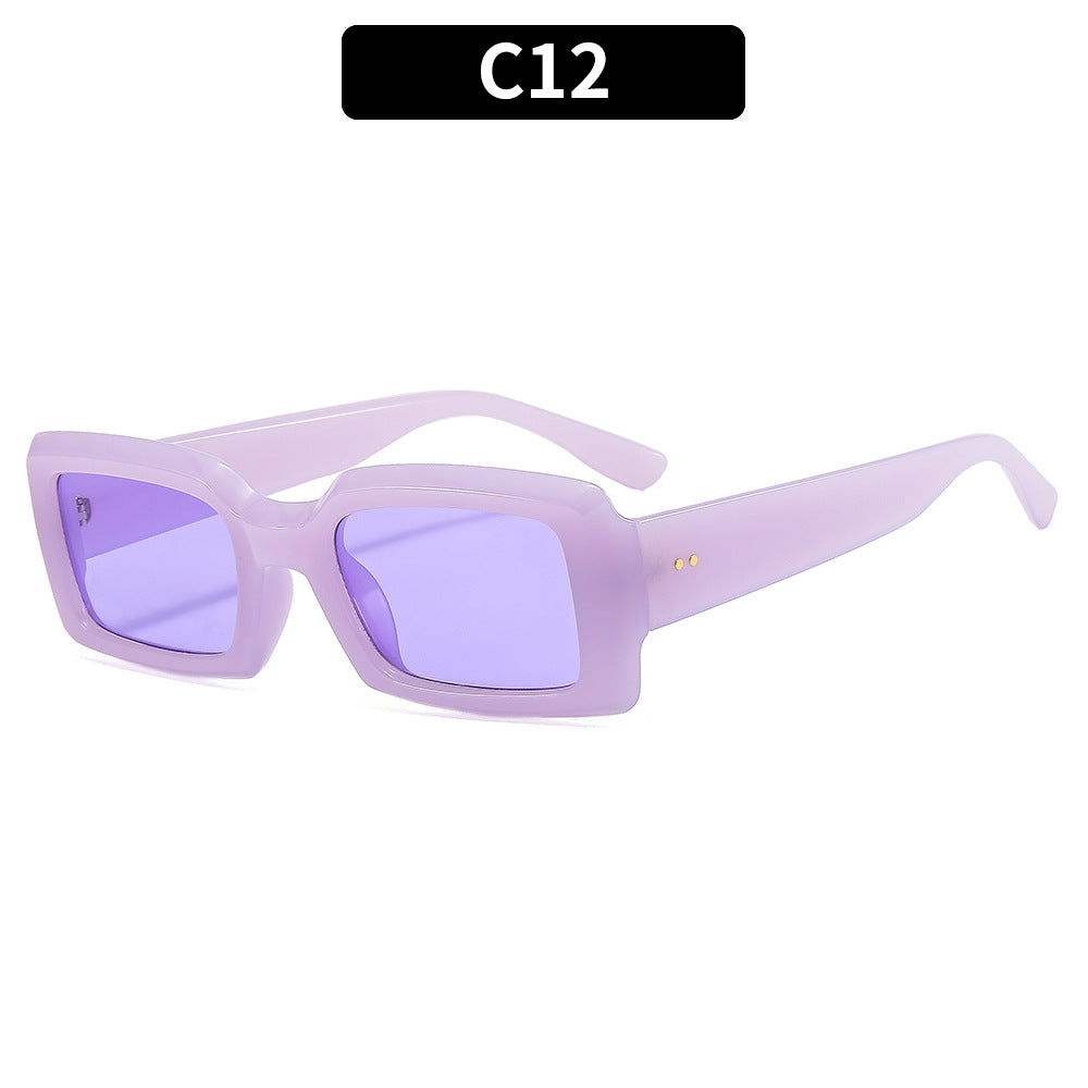 Trendsetting Square Frame Sunglasses