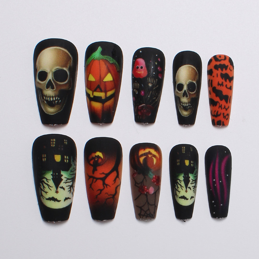 Acrylic nail set with creepy Halloween motif Bowlift
