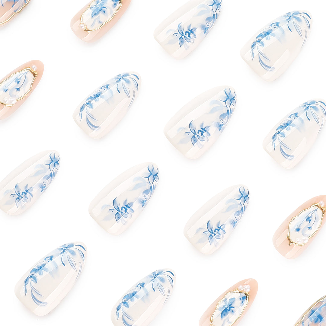 Elegant Artificial Nail Design with Floral Pattern Bowlift