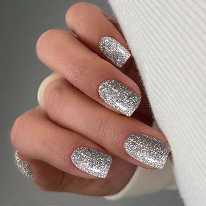 Glittering Press-On Nail Tips Bowlift