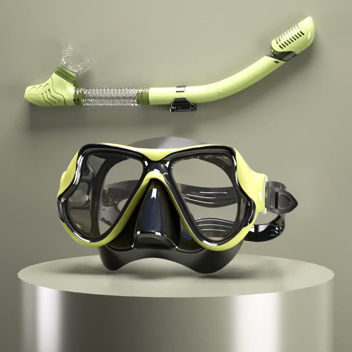 Diving mask with ergonomic design and a flexible snorkel Bowlift