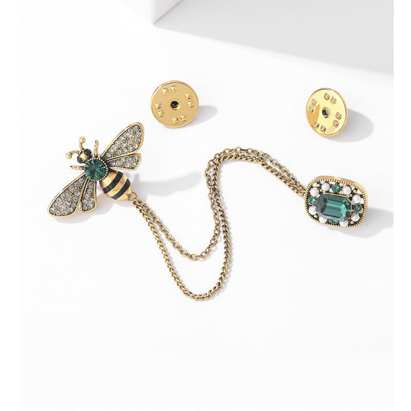 Elegant Bee-Inspired Brooch Bowlift
