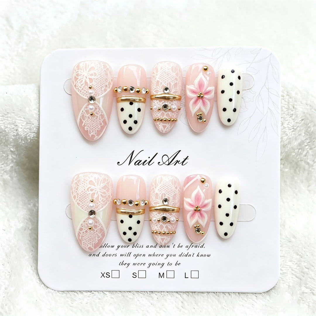 Elegant Lace Press-On Nail Set Bowlift