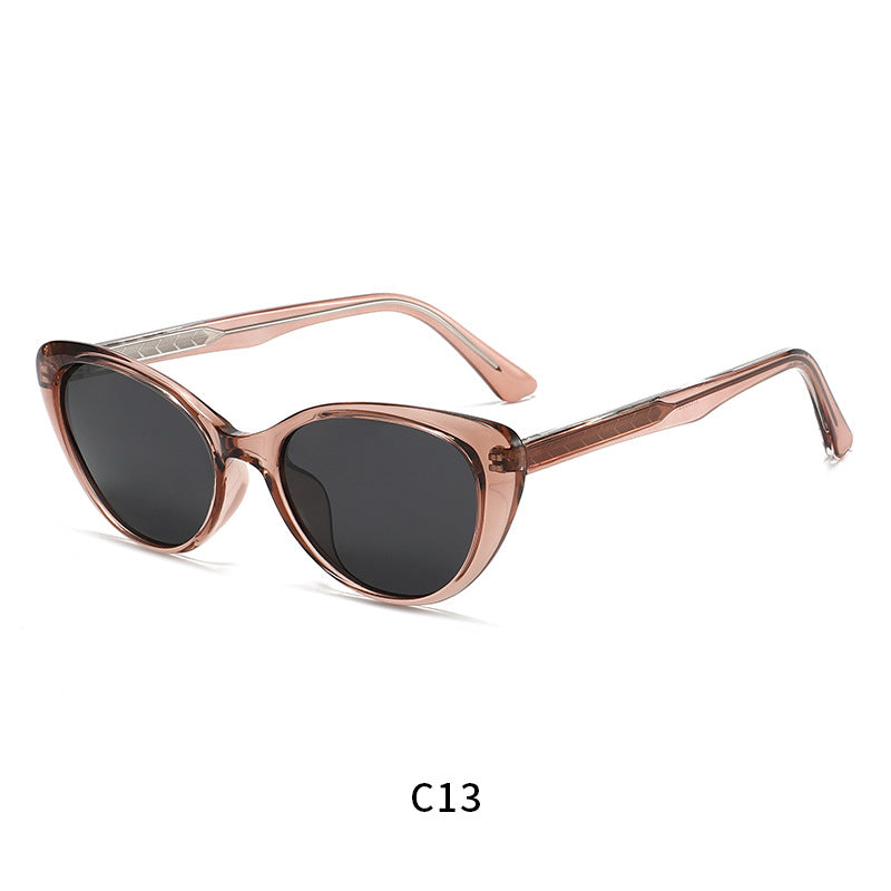 Women's Cat-Eye Sunglasses with luxurious, tinted lenses and stylish frame Bowlift