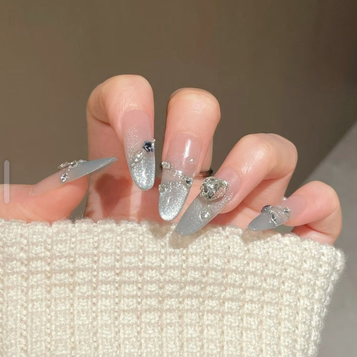Glamorous Nail Tips Bowlift