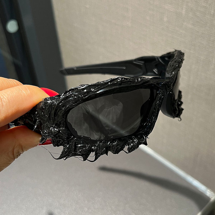 Women's sporty ski goggles with innovative design Bowlift